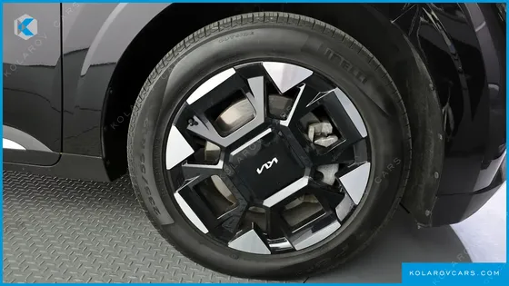 KIA CARNIVAL GASOLINE 9-SEATER NOBLESSE