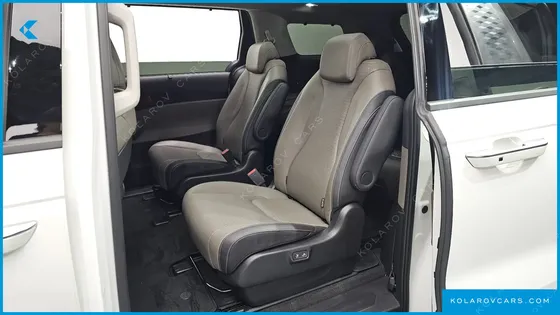 KIA CARNIVAL GASOLINE 9-SEATER SIGNATURE