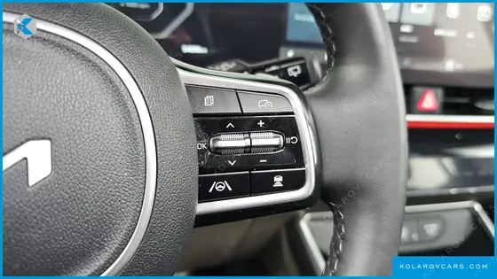 KIA CARNIVAL GASOLINE 9-SEATER SIGNATURE