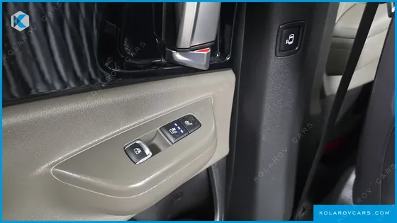 KIA CARNIVAL HEV 7SEATER GRAVITY