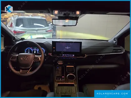 TOYOTA SIENNA 2.5 HYBRID 2WD