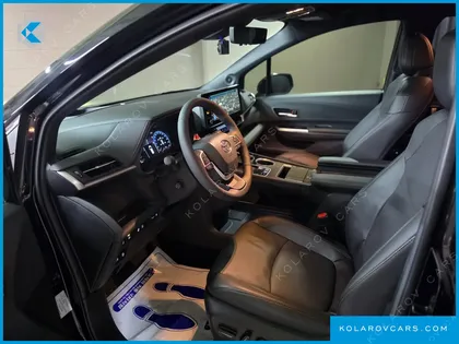 TOYOTA SIENNA 2.5 HYBRID 2WD