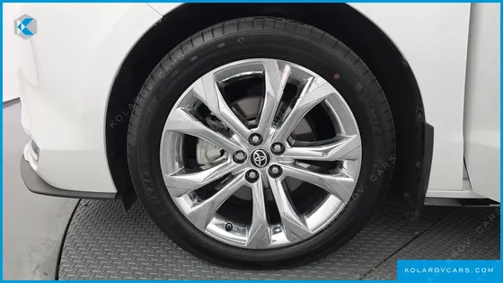 TOYOTA SIENNA 2.5 HYBRID 2WD