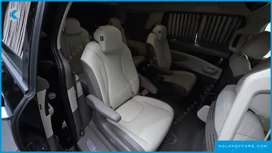 KIA CARNIVAL GASOLINE 9-SEATER HI LIMOUSINE