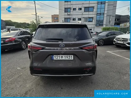 TOYOTA SIENNA 2.5 HYBRID AWD