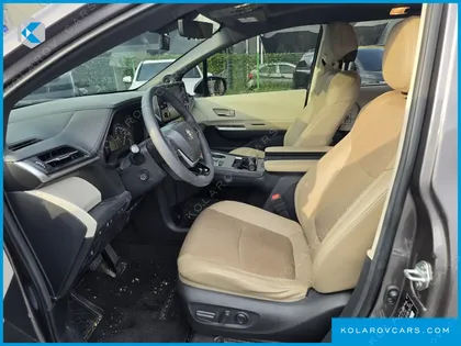TOYOTA SIENNA 2.5 HYBRID AWD