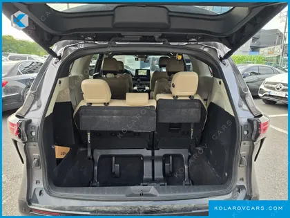 TOYOTA SIENNA 2.5 HYBRID AWD