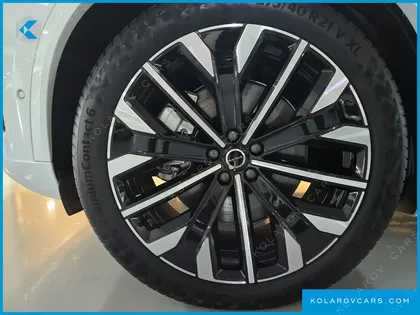 VOLVO XC90 T8 ULTRA BRIGHT HYBRID