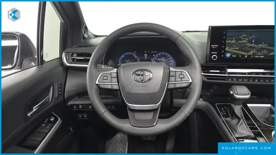 TOYOTA SIENNA 2.5 HYBRID AWD