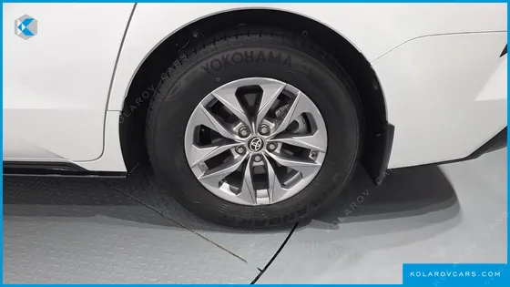 TOYOTA SIENNA 2.5 HYBRID AWD