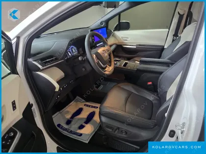 TOYOTA SIENNA 2.5 HYBRID 2WD