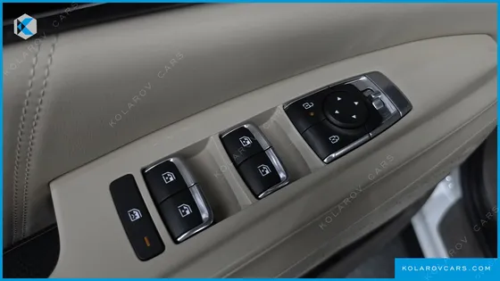KIA CARNIVAL HEV 9SEATER SIGNATURE