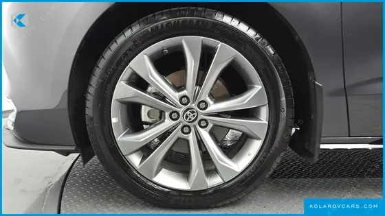 TOYOTA SIENNA 2.5 HYBRID 2WD