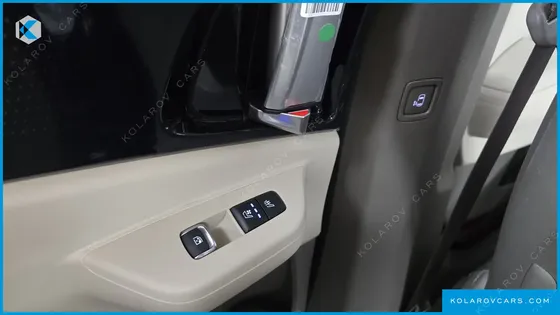 KIA CARNIVAL HEV 7-SEATER HI LIMOUSINE