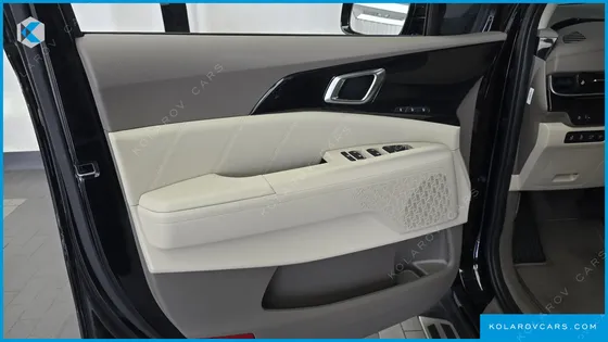 KIA CARNIVAL HEV 7-SEATER HI LIMOUSINE