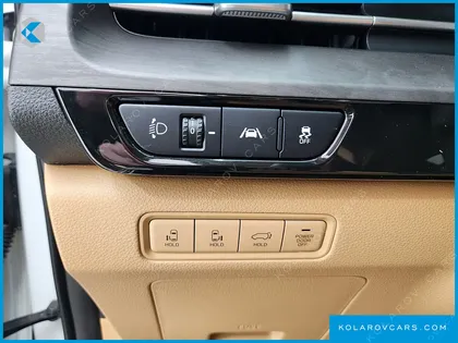 KIA CARNIVAL DIESEL 9-SEATER SIGNATURE