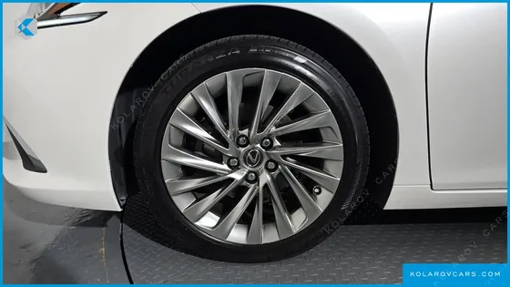 LEXUS ES LUXURY PLUS