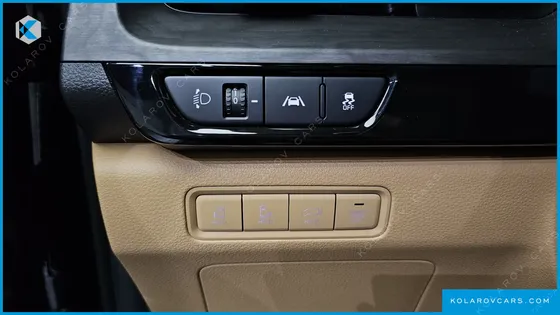 KIA CARNIVAL DIESEL 7-SEATER NOBLESSE