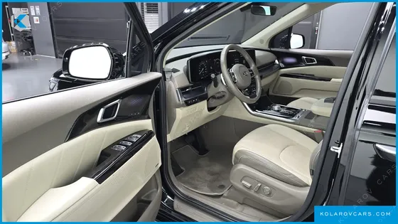 KIA CARNIVAL DIESEL 7-SEATER HI-LIMOUSINE