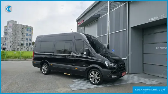 HYUNDAI SOLATI 15-SEATER