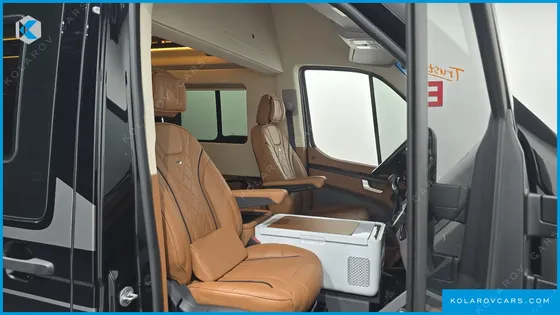 HYUNDAI SOLATI 15-SEATER