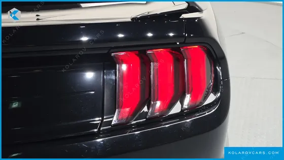 FORD MUSTANG COUPE