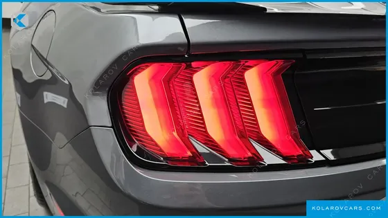 FORD MUSTANG COUPE
