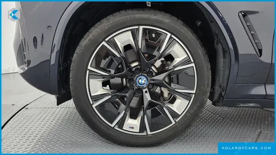 BMW IX3 M SPORTS