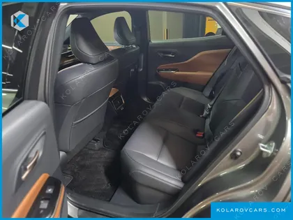 TOYOTA CROWN 2.5 4WD HYBRID