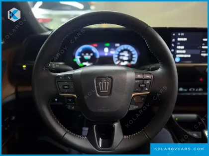 TOYOTA CROWN 2.5 4WD HYBRID