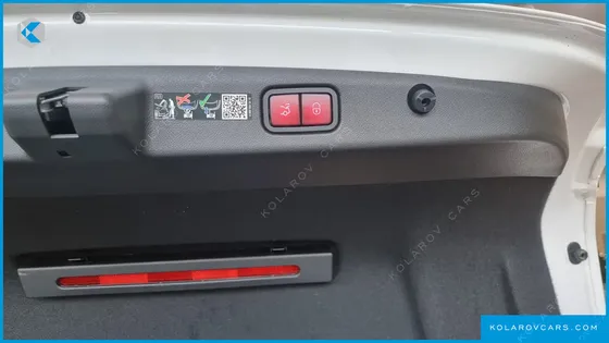 MERCEDES E-CLASS E200 AVANTGARDE