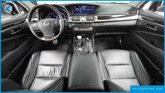 LEXUS LS 5-SEATS OTTOMAN