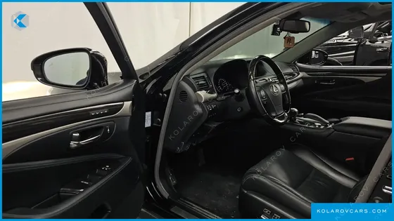 LEXUS LS 5-SEATS OTTOMAN
