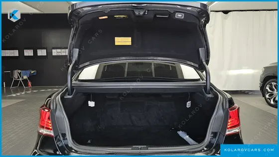 LEXUS LS 5-SEATS OTTOMAN