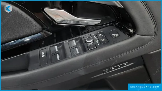 LAND ROVER RANGE ROVER EVOQUE D180 R-DYNAMIC SE