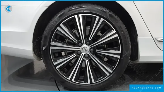 VOLVO S90 B5 ULTRA BRIGHT