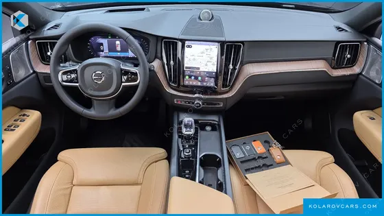 VOLVO XC60 B5 ULTIMATE BRIGHT