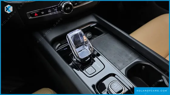 VOLVO XC60 B5 ULTIMATE BRIGHT
