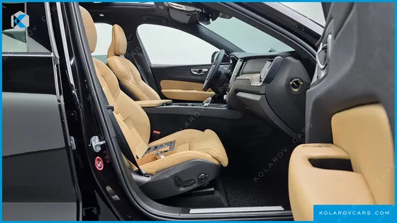 VOLVO XC60 B5 ULTIMATE BRIGHT