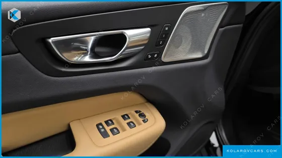 VOLVO XC60 B5 ULTIMATE BRIGHT