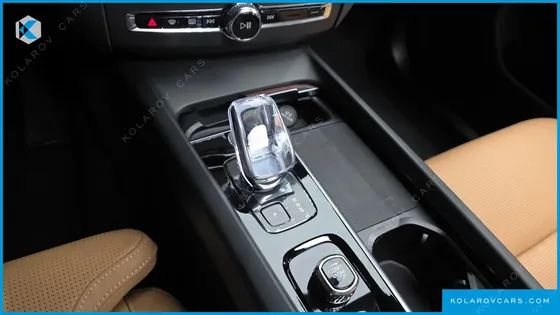 VOLVO XC60 B5 ULTRA BRIGHT