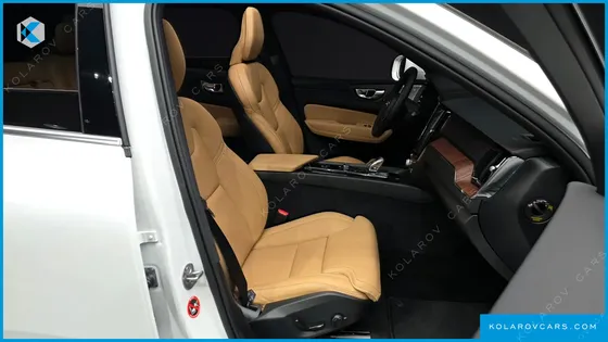 VOLVO XC60 B5 ULTRA BRIGHT