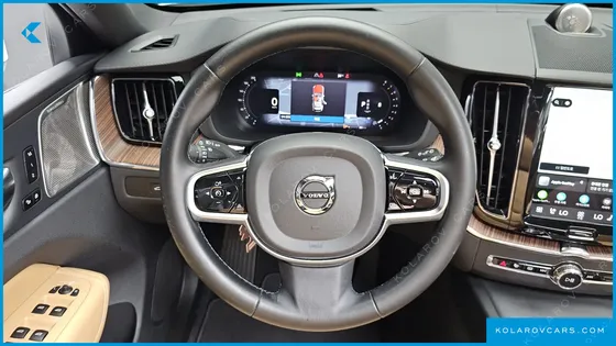 VOLVO XC60 B5 ULTRA BRIGHT