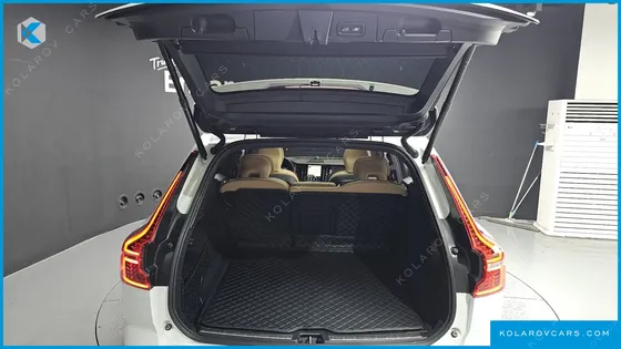 VOLVO XC60 B5 ULTRA BRIGHT