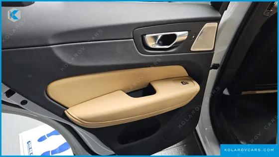 VOLVO XC60 B5 ULTRA BRIGHT