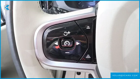 VOLVO XC60 B5 ULTRA DARK AIR SUS