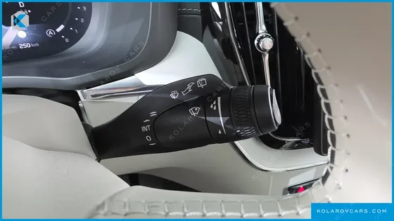VOLVO XC60 B5 ULTRA DARK AIR SUS