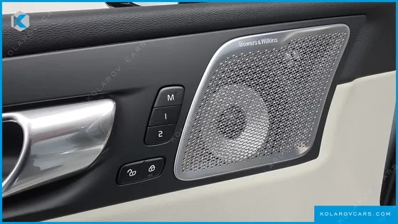 VOLVO XC60 B5 ULTRA DARK AIR SUS