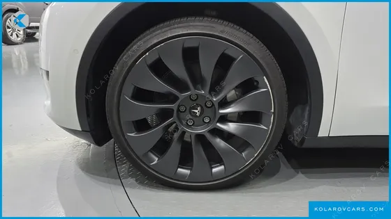 TESLA MODEL Y LONG RANGE AWD