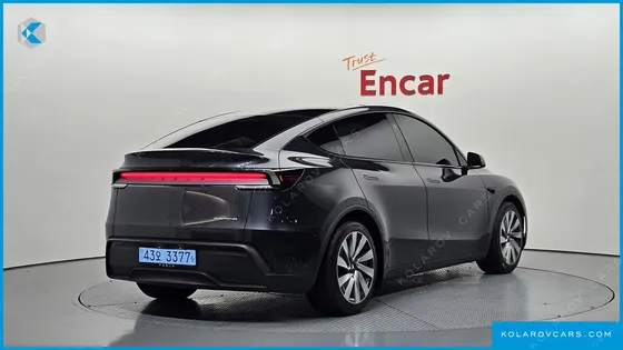 TESLA MODEL Y LONG RANGE AWD